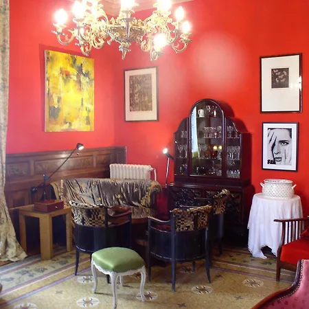 فندق La Maison De Sophie نيم